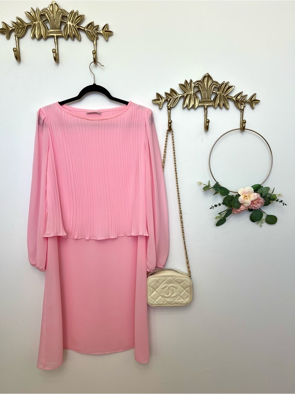 Vintage Elegant Pink Pleated chiffon Overlay Women's Dress M ptp 20.50 “ l 40.5”